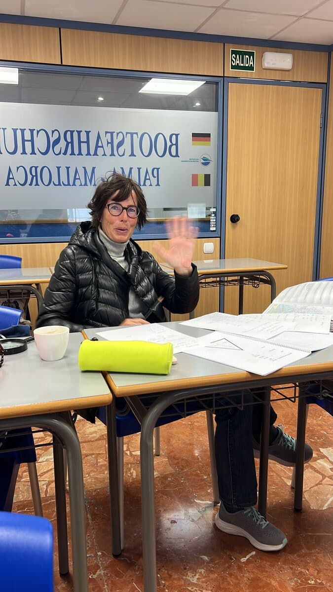 Theorieunterricht in der Bootsfahrschule Palma